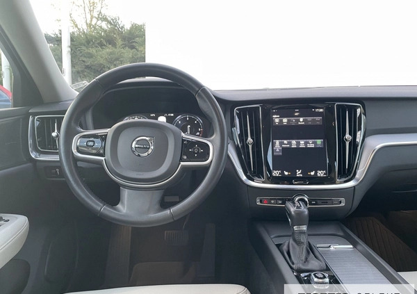 Volvo V60 Cross Country cena 144900 przebieg: 128990, rok produkcji 2019 z Warszawa małe 596